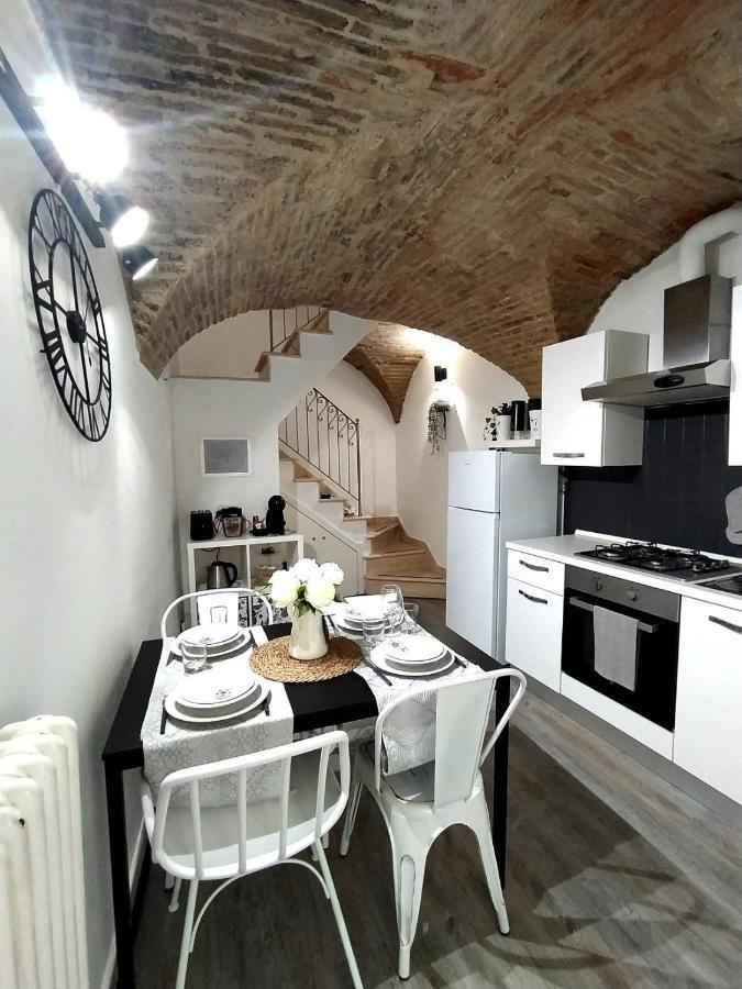 דירות אטרי Casa In Centro Storico Vista Gran Sasso מראה חיצוני תמונה