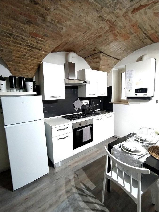 דירות אטרי Casa In Centro Storico Vista Gran Sasso מראה חיצוני תמונה