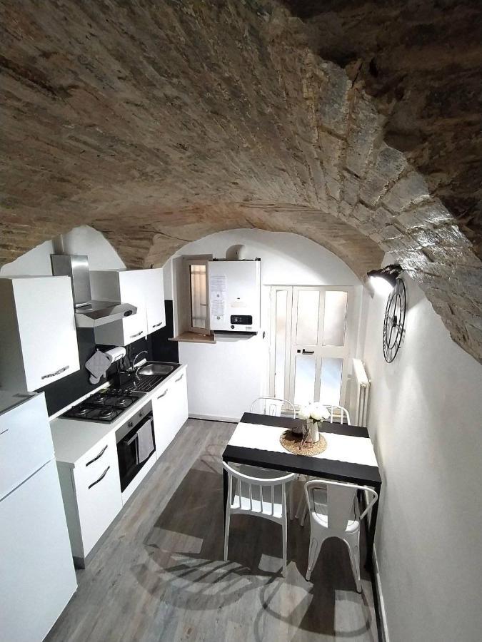 דירות אטרי Casa In Centro Storico Vista Gran Sasso מראה חיצוני תמונה