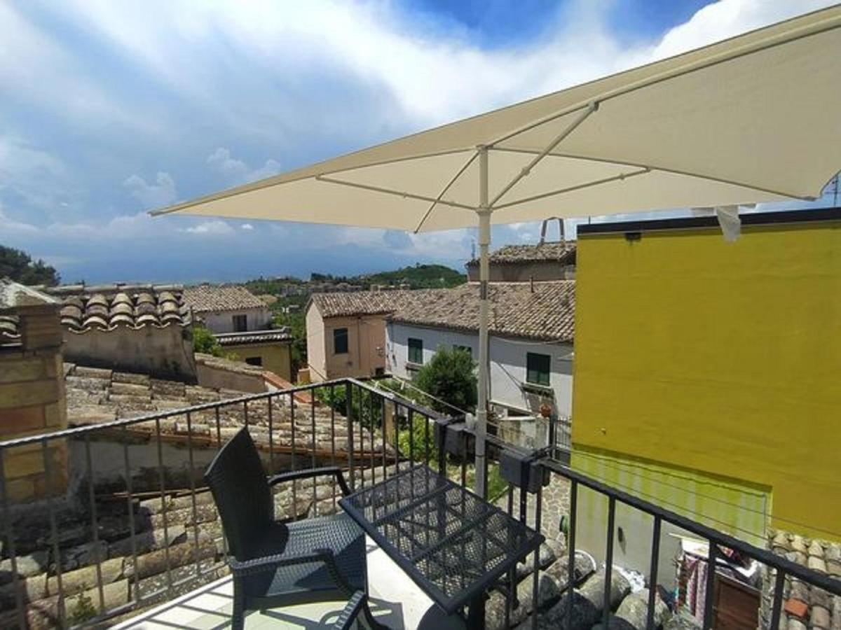 דירות אטרי Casa In Centro Storico Vista Gran Sasso מראה חיצוני תמונה